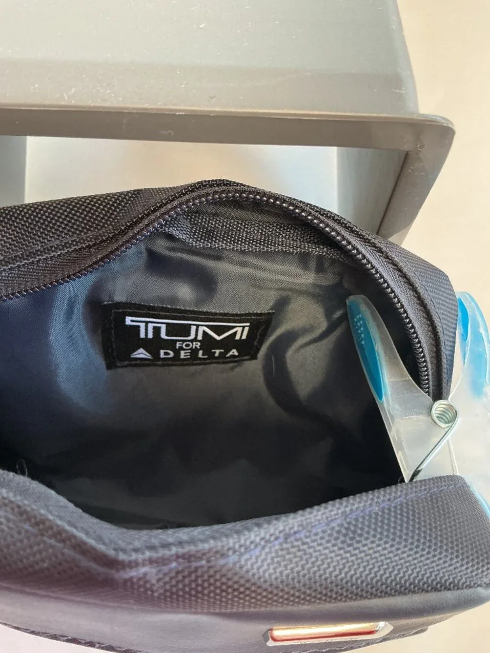 TUMI for Delta Navy Travel Amenity Toiletry Cosmetic Pouch